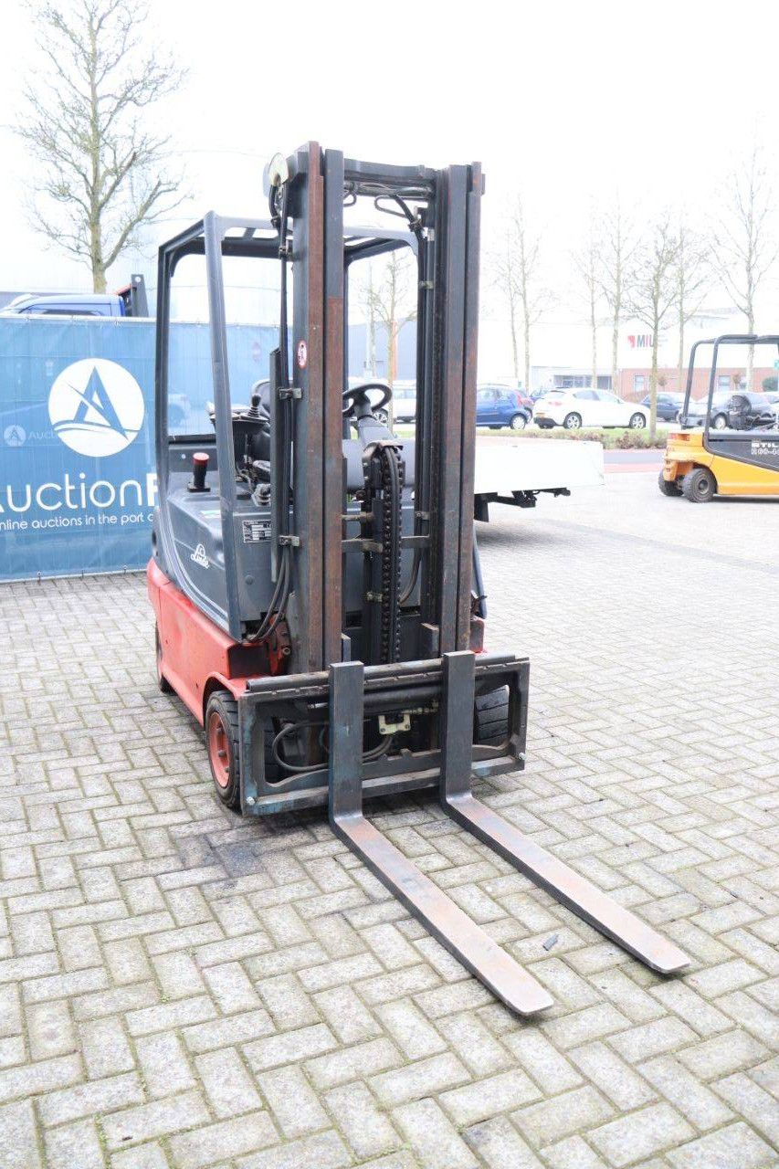 Linde E16P Electric Forklift 1450kg 4.77m