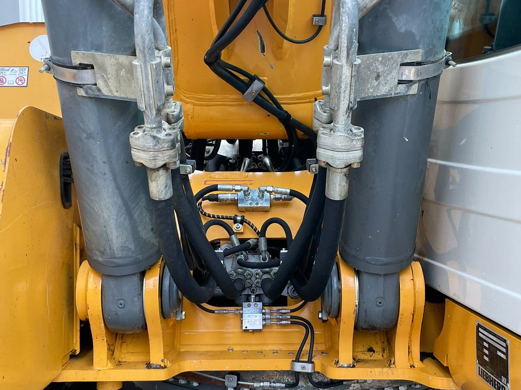 Liebherr R926LC