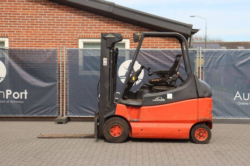 Linde E25/02/600 Elektrogabelstapler 2500 kg 4,8 m 2005