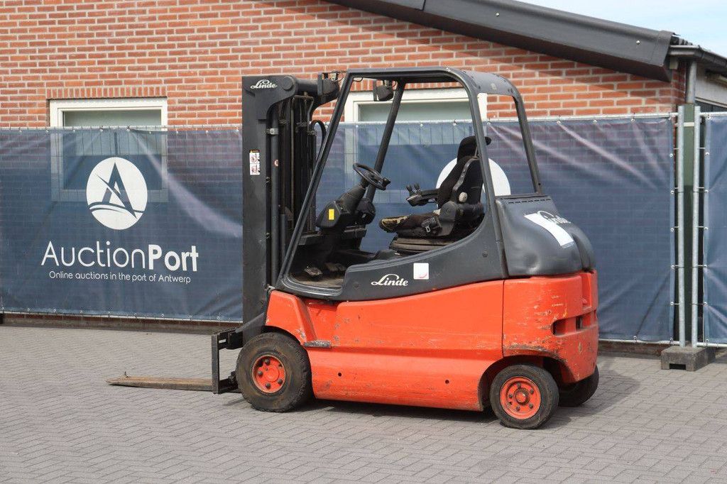 Linde E25/02/600 Elektrogabelstapler 2500 kg 4,8 m 2005