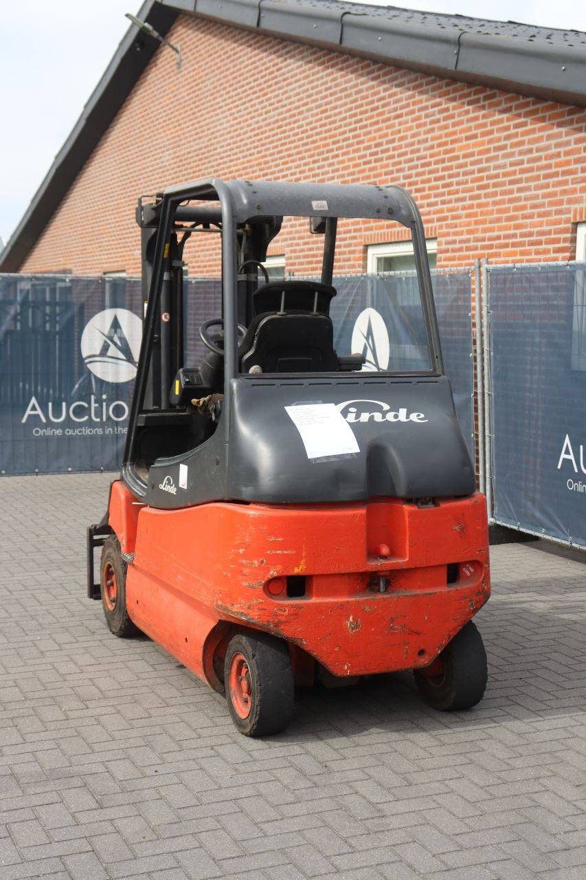 Linde E25/02/600 Elektrogabelstapler 2500 kg 4,8 m 2005