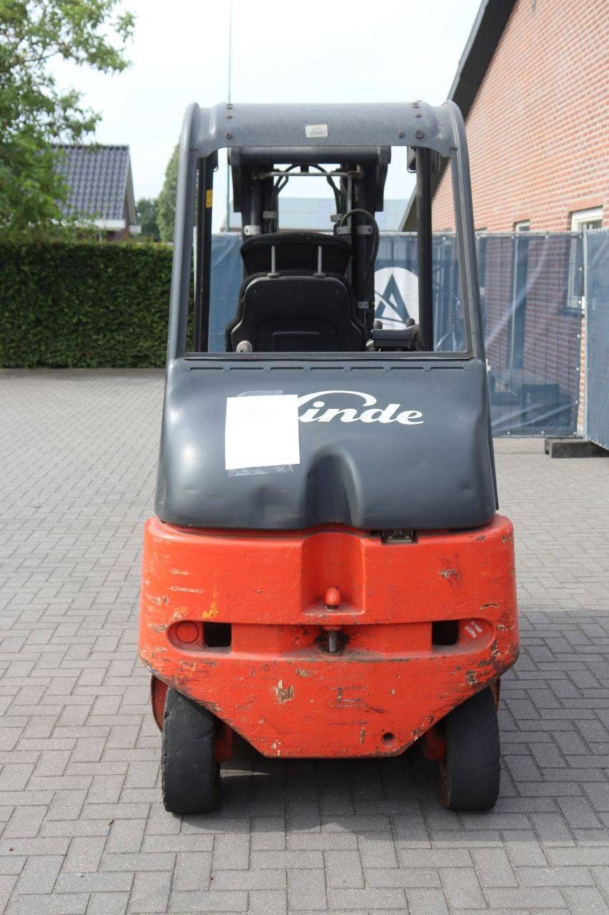 Linde E25/02/600 Elektrogabelstapler 2500 kg 4,8 m 2005
