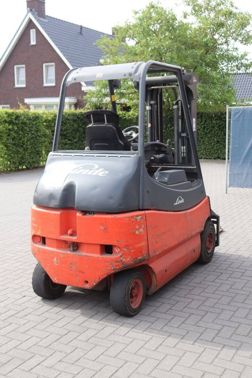 Linde E25/02/600 Elektrogabelstapler 2500 kg 4,8 m 2005