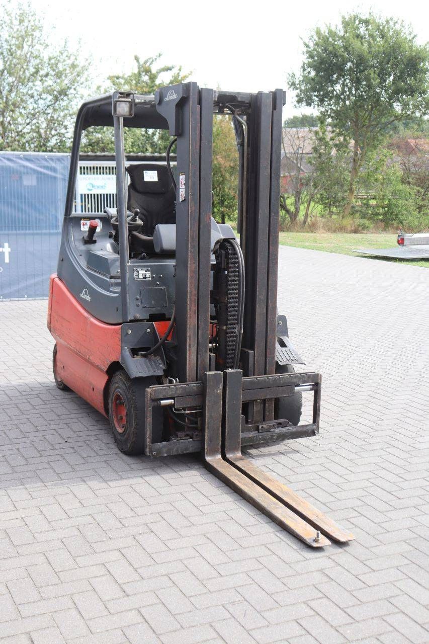 Linde E25/02/600 Elektrogabelstapler 2500 kg 4,8 m 2005
