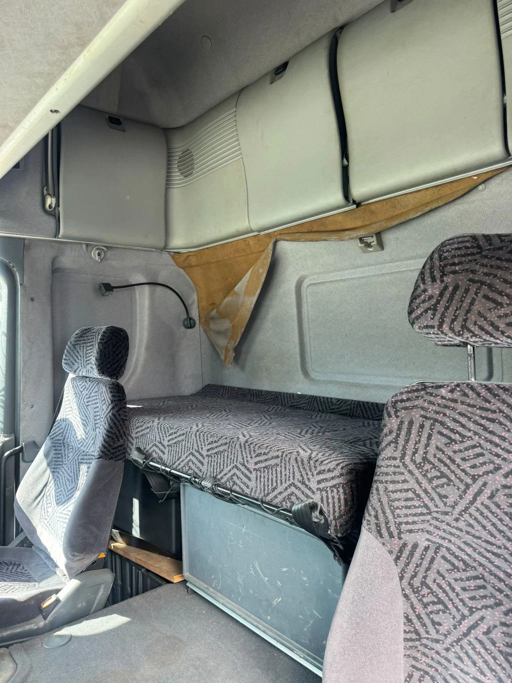 Scania R124-420 **BELGIAN TRUCK-MANUAL GEARBOX**