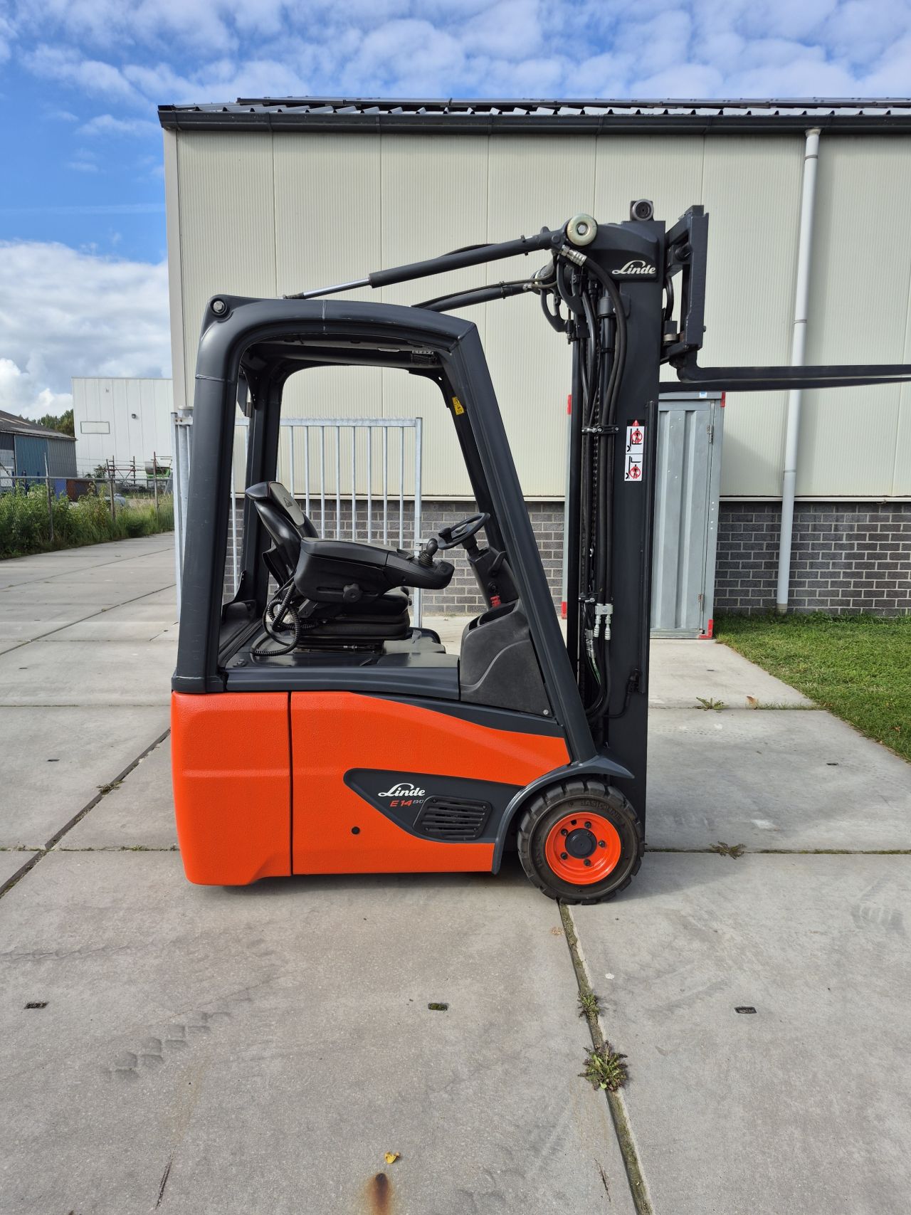 Linde E14-02 triplex sideshift 5.220 mm bj 2020 6133 uur