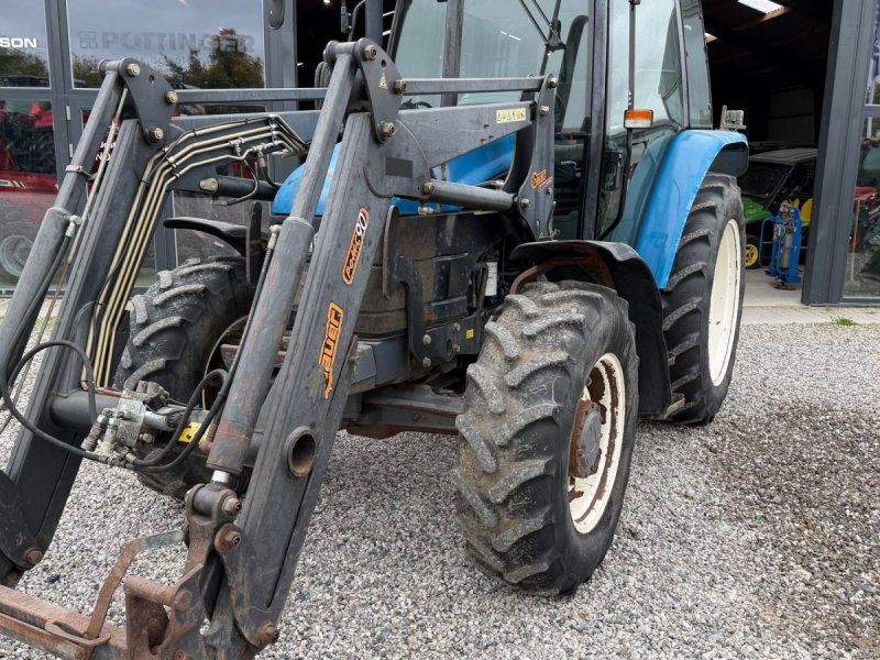 New Holland TS 100