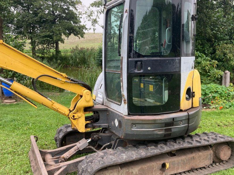 New Holland e50-2sr