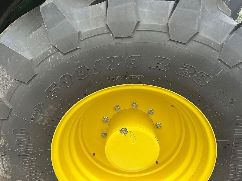 John Deere 6R215