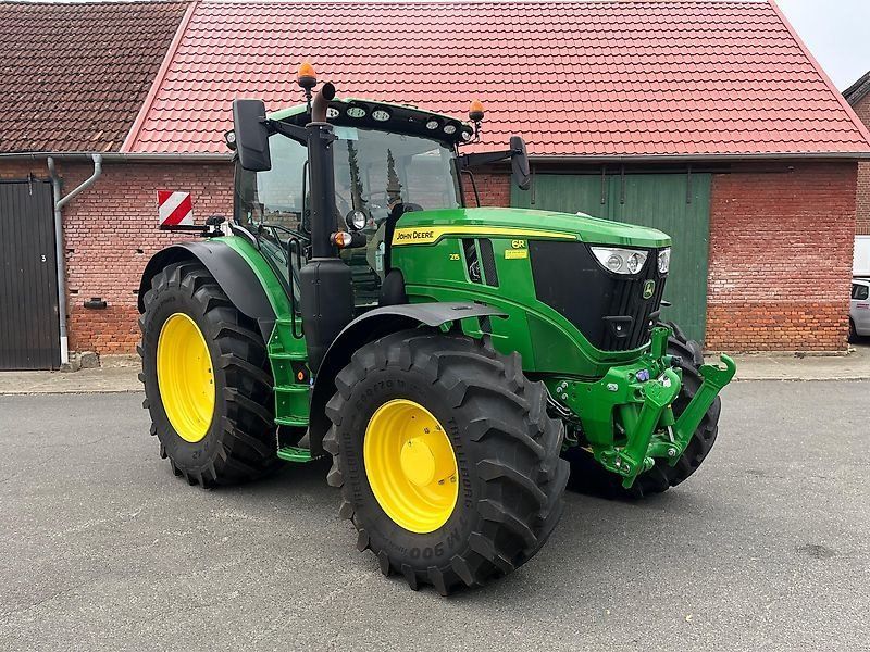 John Deere 6R215