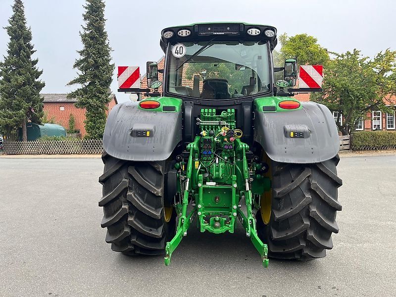 John Deere 6R215