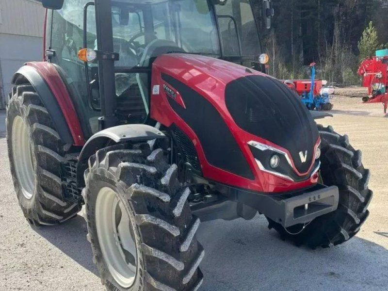 Valtra a85