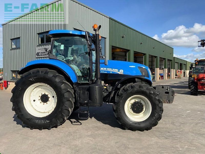 New Holland t7.235 auto command  (st27199)