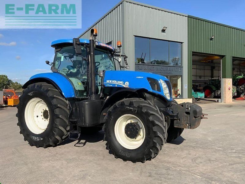 New Holland t7.235 auto command  (st27199)