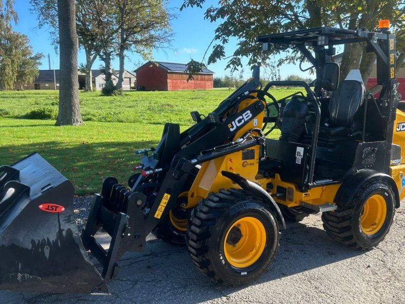 JCB 403