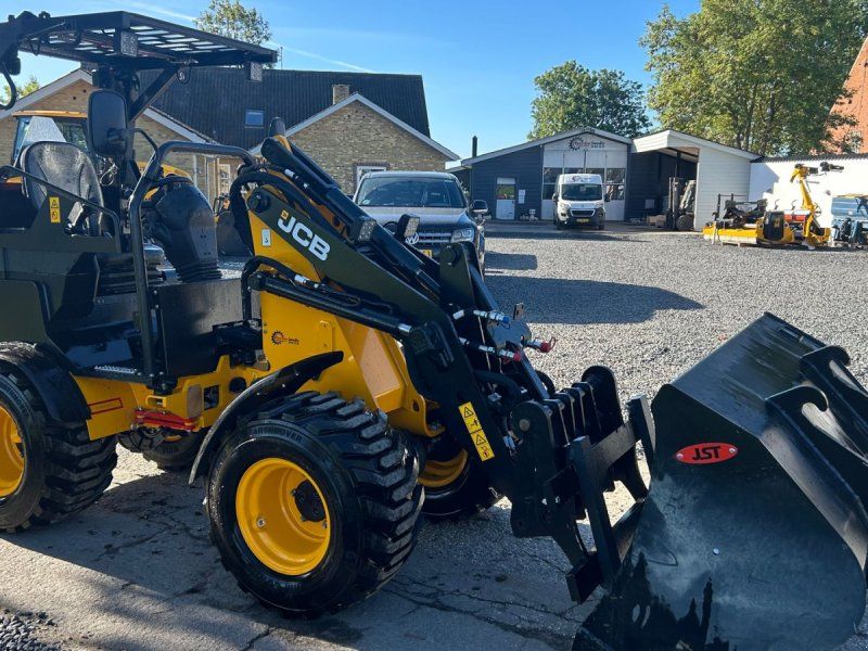JCB 403