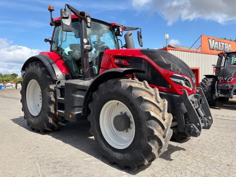 Valtra Q245