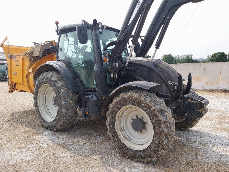 Valtra N 104 H5