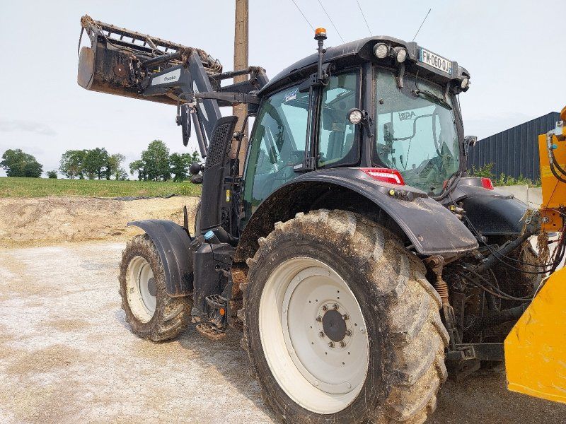 Valtra N 104 H5