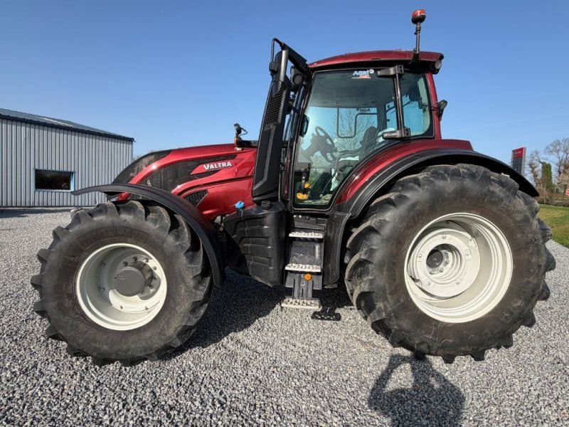 Valtra T235D