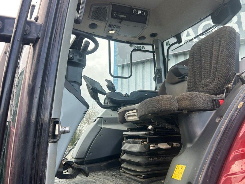 Valtra T235D