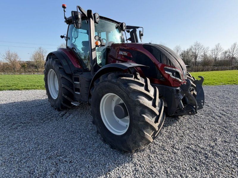 Valtra T235D