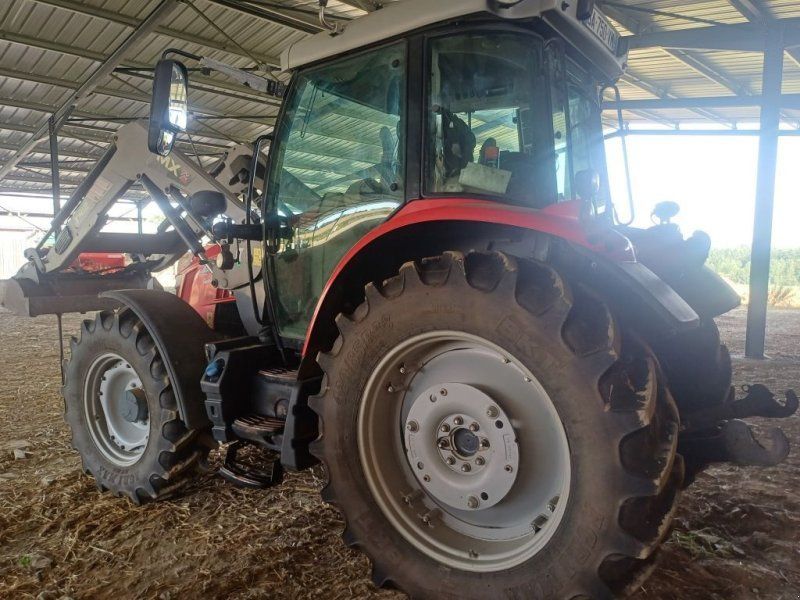 Massey Ferguson 5713S DYNA-6 EFFICIENT