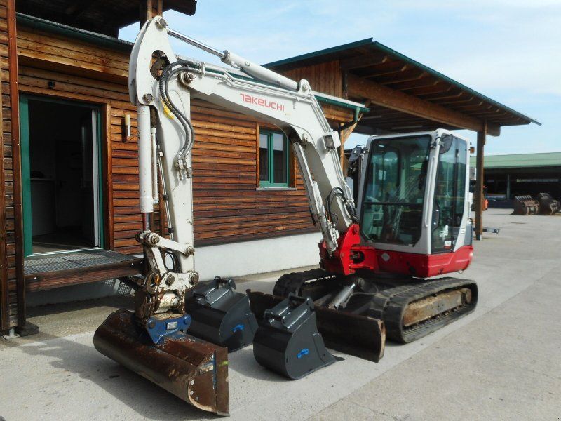 Takeuchi TB 250 ( 4.965kg ) POWERTILT hydr. SW 3 Löffel