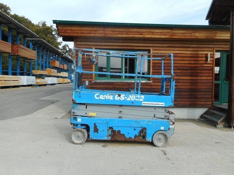 Genie GS-2032 ( 8,13m )