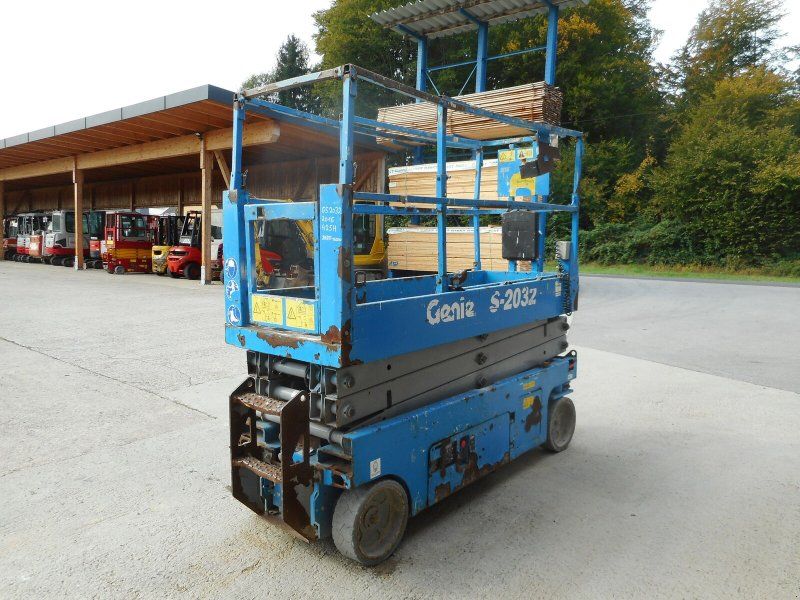 Genie GS-2032 ( 8,13m )