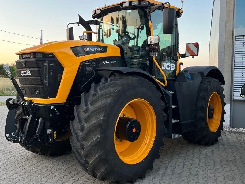 JCB FASTRAC 6300ICON