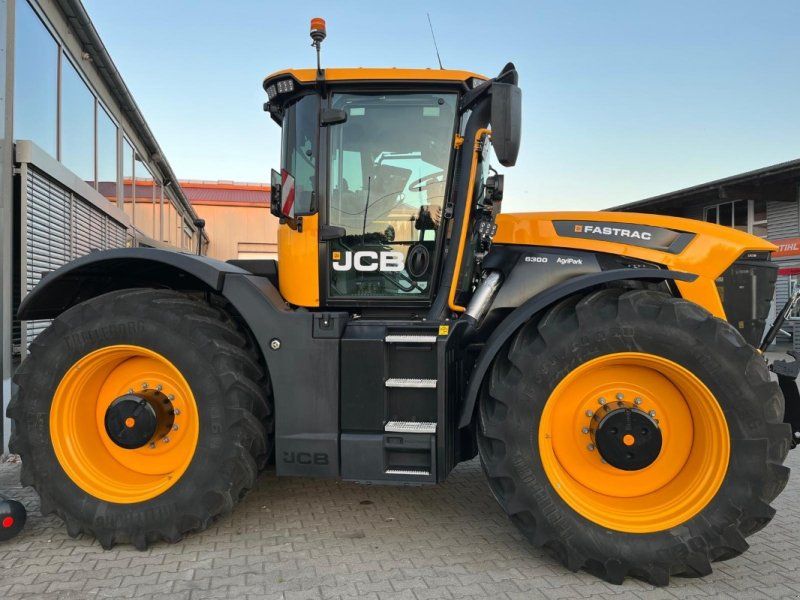 JCB FASTRAC 6300ICON