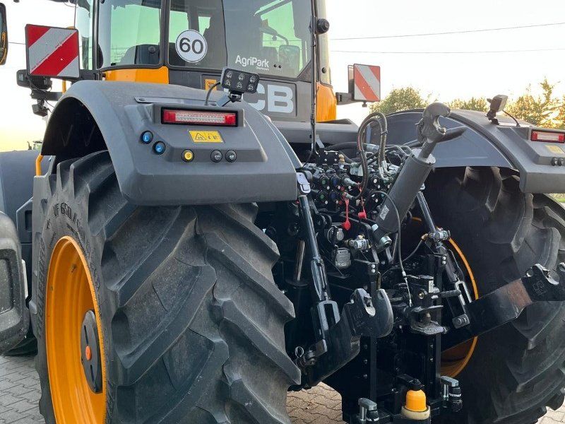 JCB FASTRAC 6300ICON