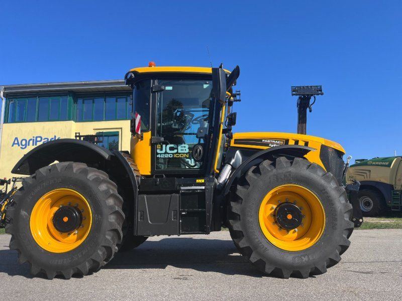 JCB FASTRAC 4220 ICON