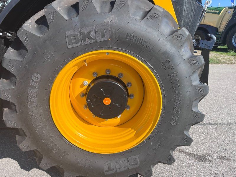 JCB FASTRAC 4220 ICON