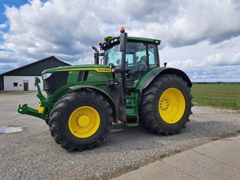 John Deere 6R 215