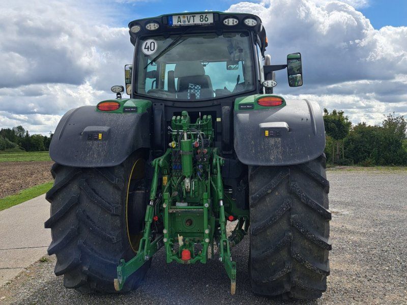 John Deere 6R 215