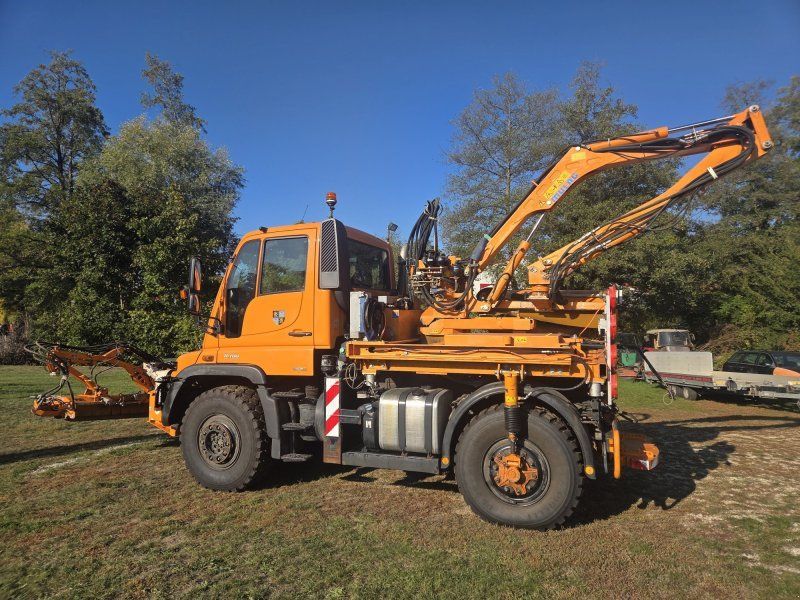 Mercedes-Benz U 400