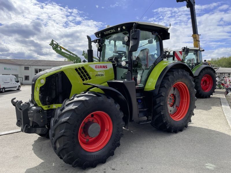 Claas ARION 660