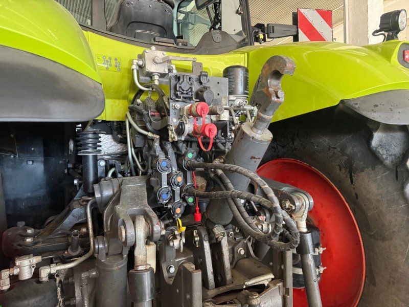 Claas Axion 870 CMatic