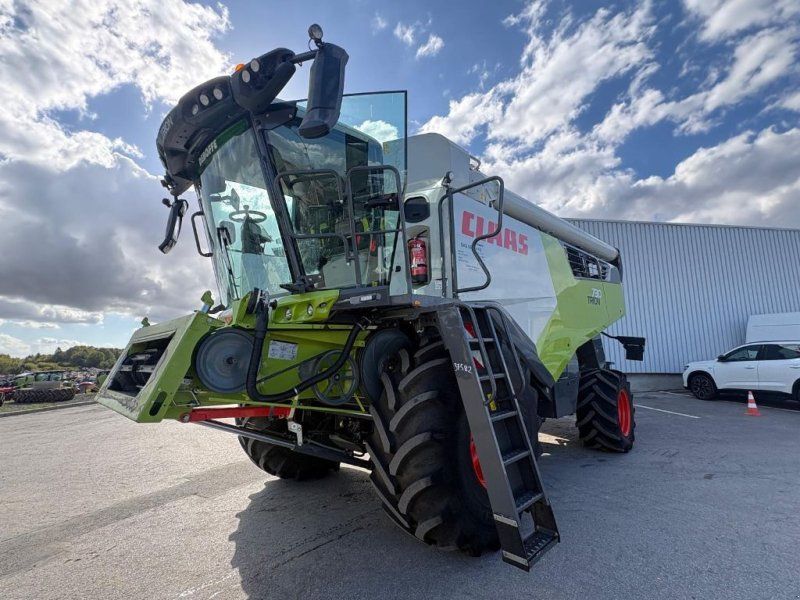 Claas TRION 730