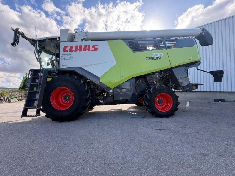 Claas TRION 730
