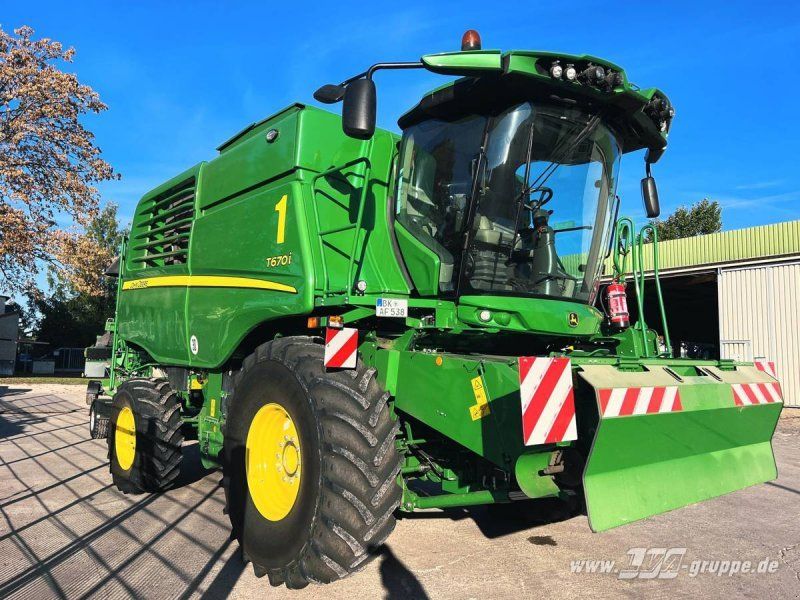 John Deere T670