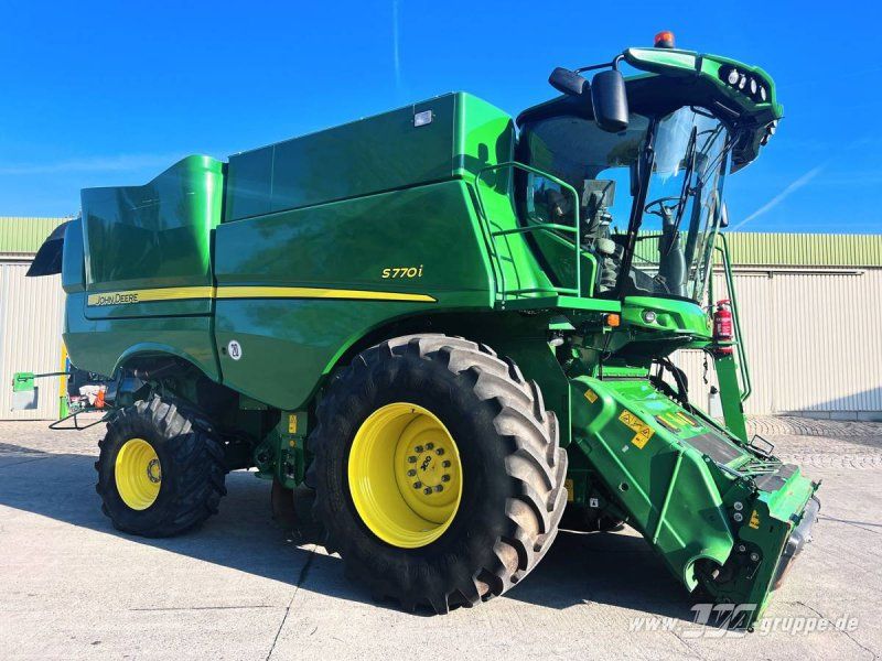 John Deere S770