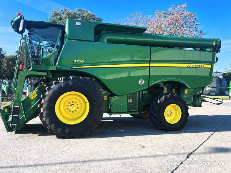 John Deere S770