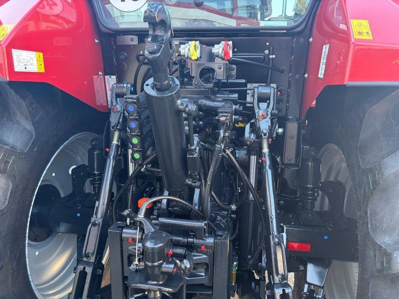 Case IH Farmall 120M