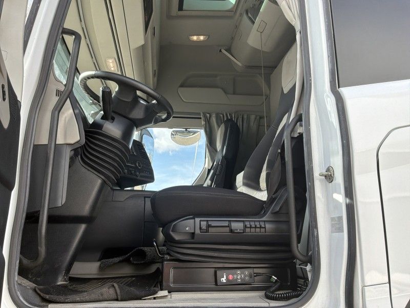 2023 Ford F-Max Tractor-Trailer