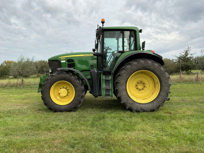 2008 John Deere 7530 Premium Traktor mit Allradantrieb