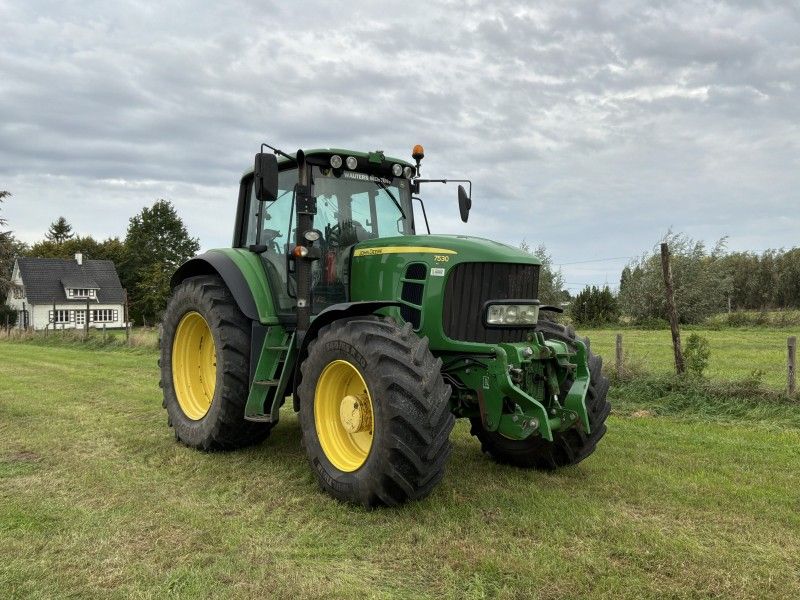 2008 John Deere 7530 Premium Traktor mit Allradantrieb