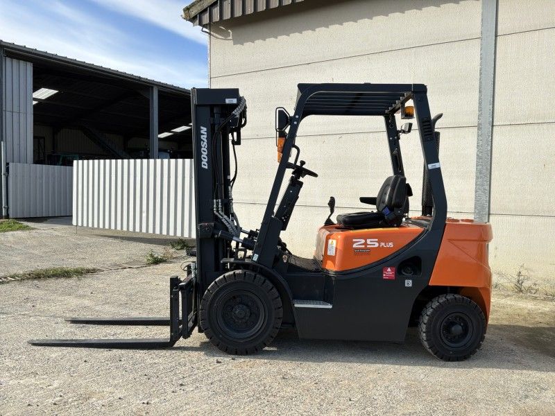 2020 Doosan D25GP Gabelstapler (Vorführmaschine)